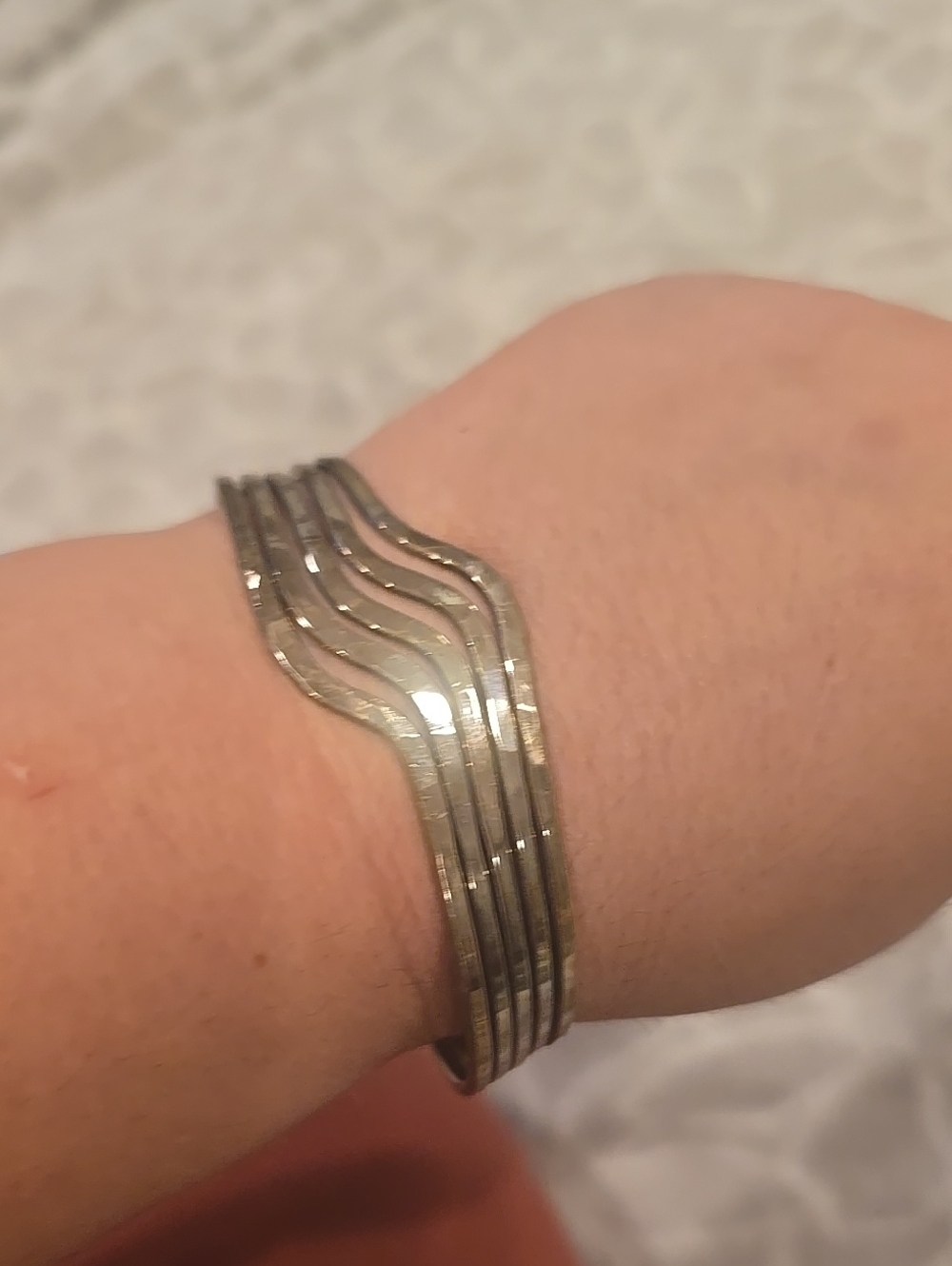 ❤️10/$13 Vintage Silver Tone Multi-Band Wave Cuff Bracelet - Women Jewelry